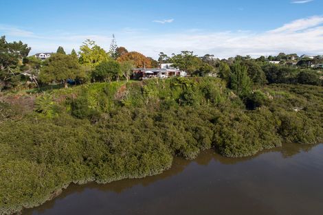 Photo of property in 51 Kent Terrace, Riverhead, 0820