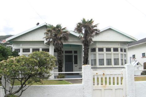 Photo of property in 162a Onepu Road, Lyall Bay, Wellington, 6022