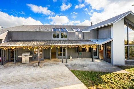 Photo of property in 151 Summerhill Drive, Fitzherbert, Palmerston North, 4410