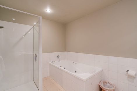 Photo of property in Lake Street Apartments, 10/8 Lake Street, Queenstown, 9300
