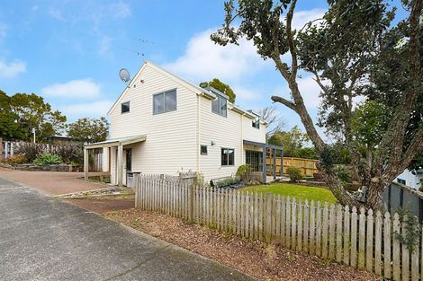 Photo of property in 10/485 Don Buck Road, Massey, Auckland, 0614
