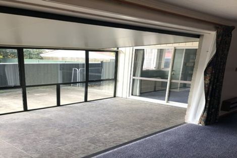 Photo of property in 12 Oakdale Street, Avonhead, Christchurch, 8042
