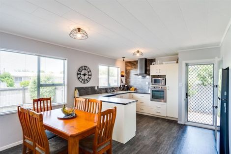 Photo of property in 6 Robinson Crescent, Tamatea, Napier, 4112