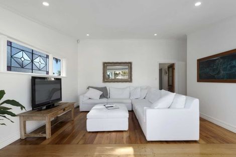 Photo of property in 1/86 Birkenhead Avenue, Birkenhead, Auckland, 0626