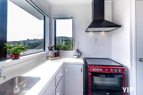 Photo of property in 37 Sunhaven Drive, Newlands, Wellington, 6037