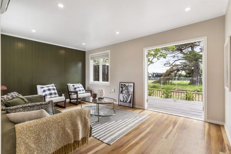 Photo of property in 24d Clinton Avenue, Te Atatu Peninsula, Auckland, 0610