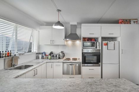 Photo of property in 1/410 Avenue Road West, Hastings, 4122