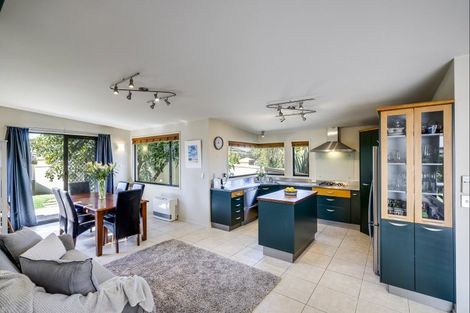 Photo of property in 1 Palmbrook Avenue, Havelock North, 4130