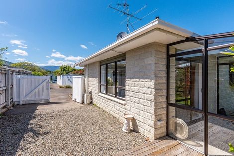 Photo of property in 29 Rosebank Grove, Waikanae, 5036