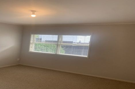 Photo of property in 1/47 Hogans Road, Glenfield, Auckland, 0629