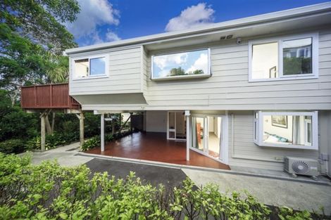 Photo of property in 2/10a Wernham Place, Northcote, Auckland, 0626