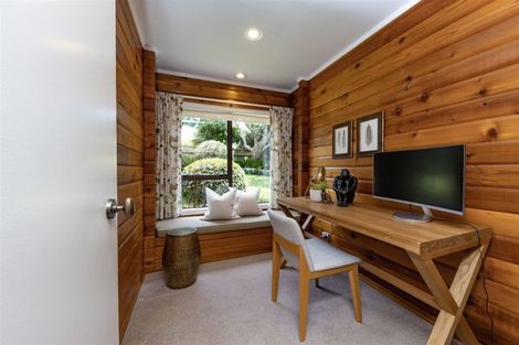 Photo of property in 20 Bernleigh Terrace, West Harbour, Auckland, 0618