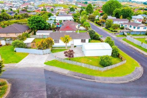 Photo of property in 14 Heathdale Crescent, Papakura, 2110