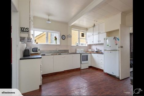 Photo of property in 72 Miro Street, Trentham, Upper Hutt, 5018