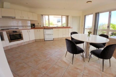 Photo of property in 16 Imran Terrace, Khandallah, Wellington, 6035