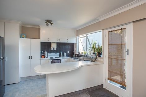Photo of property in 17 Gray Avenue, Paraparaumu Beach, Paraparaumu, 5032