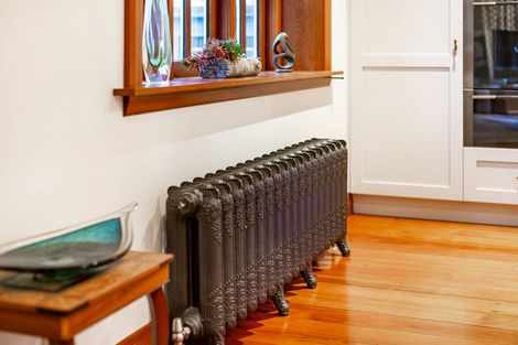 Photo of property in 2 Glen Road, Kelburn, Wellington, 6012