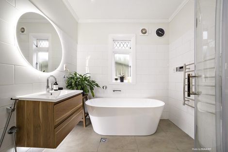 Photo of property in 14 Milne Terrace, Island Bay, Wellington, 6023
