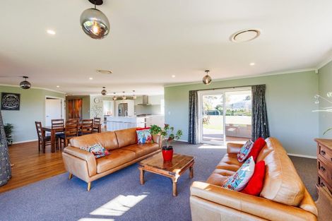 Photo of property in 21 Loveston Lane, Kelvin Grove, Palmerston North, 4470