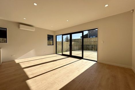 Photo of property in 32 Papai Lane, Massey, 0614