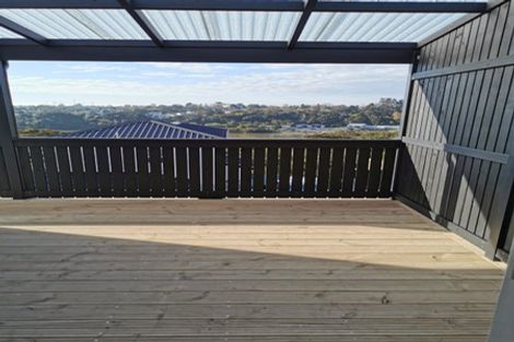 Photo of property in 141 Colwill Road, Massey, Auckland, 0614