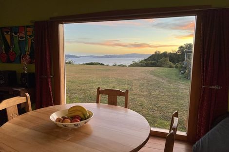 Photo of property in 18 Singers Road, Korokoro, Lower Hutt, 5012