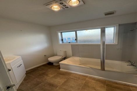 Photo of property in 12 Dawnhaven Drive, Te Atatu Peninsula, Auckland, 0610