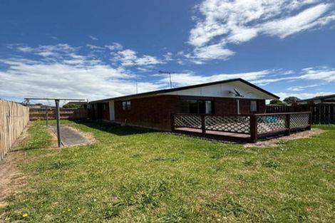 Photo of property in 2/6 Trimdon Street, Randwick Park, Auckland, 2105