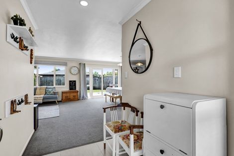 Photo of property in 6b Faber Place, Inglewood, 4330