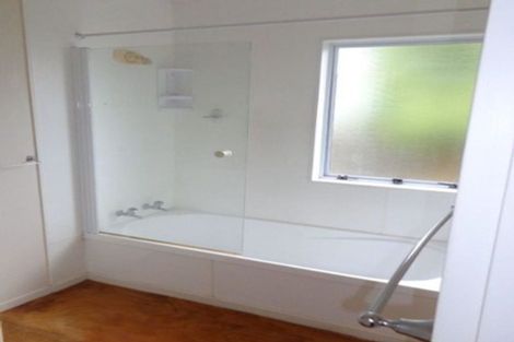 Photo of property in 1/11 Mona Vale, West Harbour, Auckland, 0618