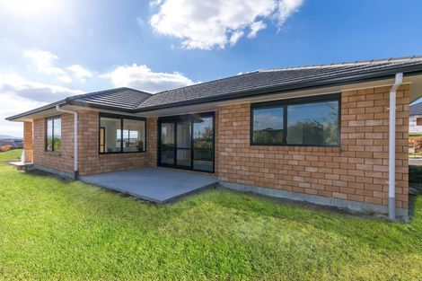 Photo of property in 8 Bosun Place, Te Atatu Peninsula, Auckland, 0610