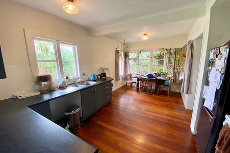 Photo of property in 260 Henderson Valley Road, Henderson, Auckland, 0612