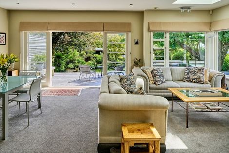 Photo of property in 33 Cheviot Road, Lowry Bay, Lower Hutt, 5013