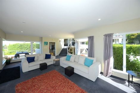Photo of property in 2/11 Belleview Terrace, Mount Pleasant, Christchurch, 8081