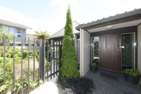 Photo of property in 18 Highland Place, Avonhead, Christchurch, 8042