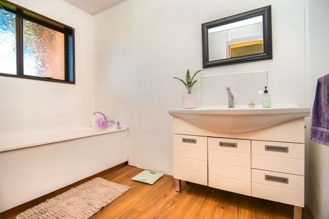 Photo of property in 17 Henley Street, Westport, 7825