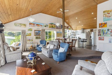 Photo of property in 49 Kakariki Grove, Waikanae, 5036