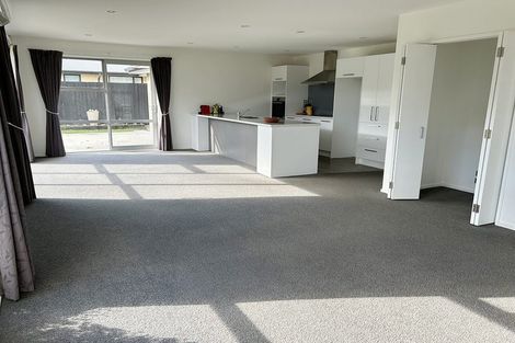 Photo of property in 8 Oakdene Place, Halswell, Christchurch, 8025