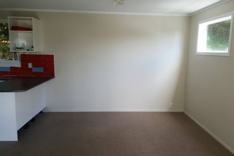 Photo of property in 31 Omega Street, Newlands, Wellington, 6037