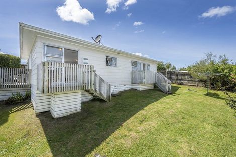 Photo of property in 23 Luckens Road, West Harbour, Auckland, 0618