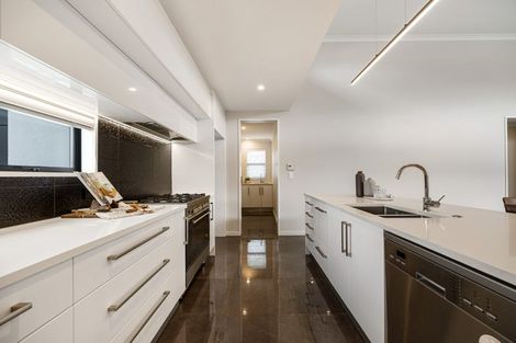 Photo of property in 16 Dollar Place, Prebbleton, 7604