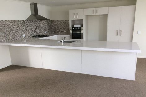 Photo of property in 42 Treestump Road, Takanini, 2112