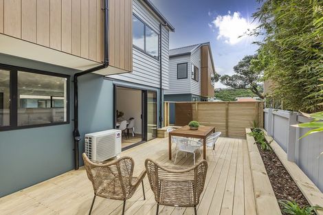 Photo of property in 69u2 Darlington Road, Miramar, Wellington, 6022