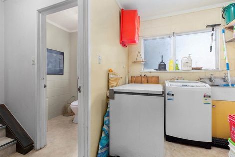 Photo of property in 13 Banksia Place, Goodwood Heights, Auckland, 2105