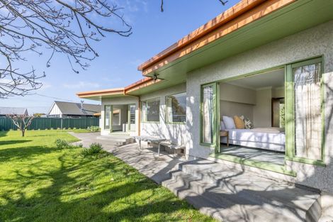 Photo of property in 16 Howard Road, Taradale, Napier, 4112