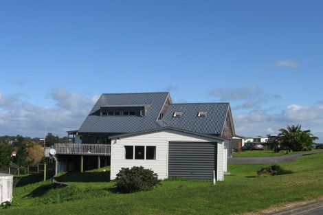Photo of property in 42 Cullen Street, Mangawhai Heads, Mangawhai, 0505