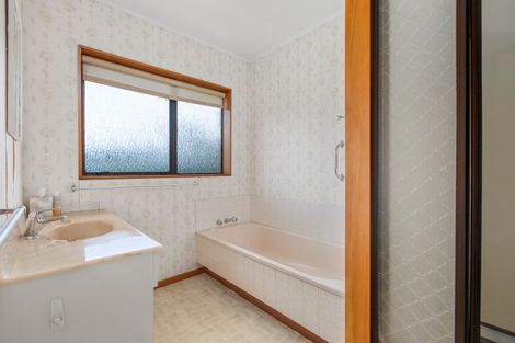 Photo of property in 2/208 Centreway Road, Orewa, 0931