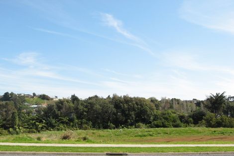 Photo of property in 211 Heta Road, Merrilands, New Plymouth, 4312
