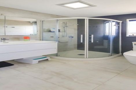 Photo of property in 90 Stanley Road, Glenfield, Auckland, 0629