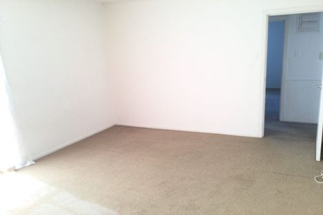 Photo of property in 5 Paton Avenue, Te Atatu South, Auckland, 0610